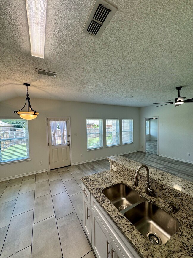 Building Photo - 2304 Corral Dr