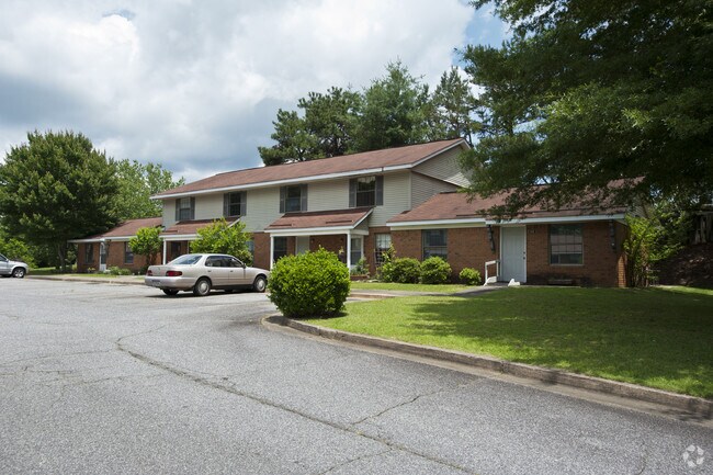 Building Photo - Dawsonville Apartments