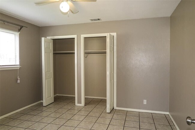 Building Photo - 308 Golden Oaks Dr