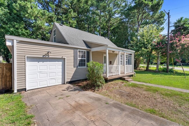Building Photo - Charming 3-Bedroom Home for Rent in Norfolk!