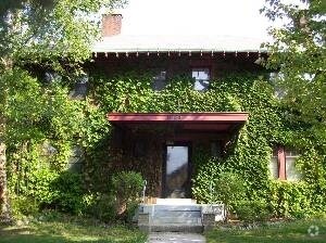 Building Photo - 1070 Lake Ave