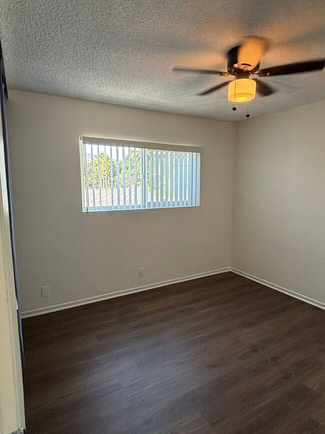 Building Photo - Spacious 4 Bed/2 Bath  Apartment for Rent in San Pedro