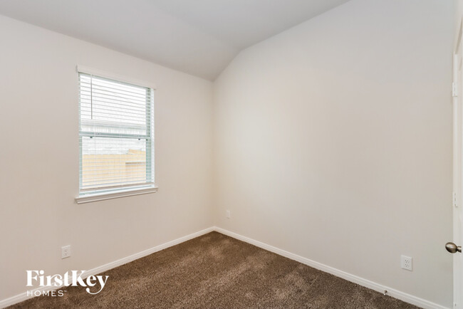 Building Photo - 26015 Babe Ruth Dr