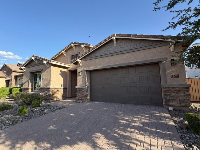 Building Photo - 9541 E Theia Dr
