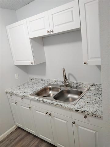 Building Photo - 8127 Stonehurst St