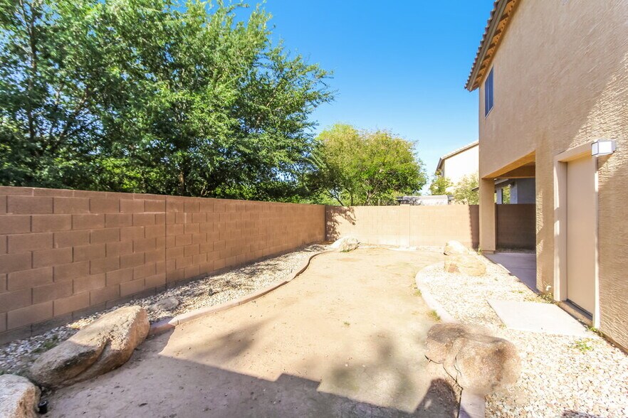 Building Photo - 9384 W Payson Rd