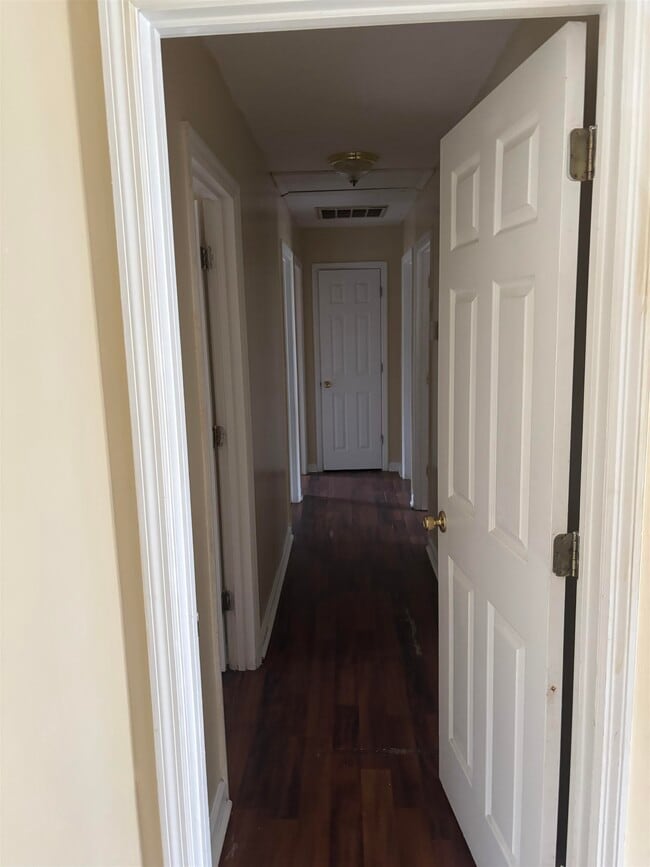 Building Photo - 877 Medical Commons Ct