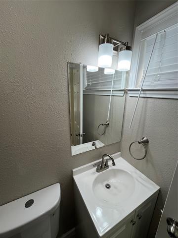 Building Photo - 3009 Clover Dr