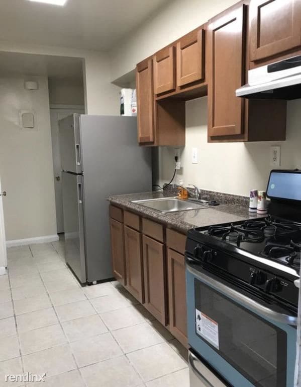 Building Photo - 3 br, 1.5 bath Townhome - 4522 Marble Hall Rd