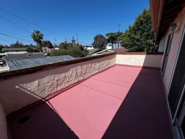 Building Photo - 603 N Pomona Ave