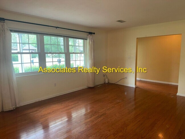 Building Photo - COMING SOON!!! Beautiful 4bed/3bath Corner Lot in Suburban Heights