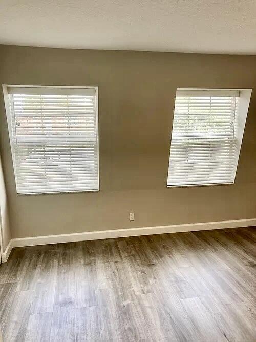 Building Photo - 413 N Cypress Dr