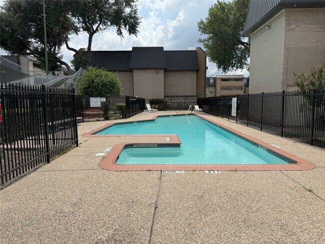 Building Photo - 8523 Hearth Dr
