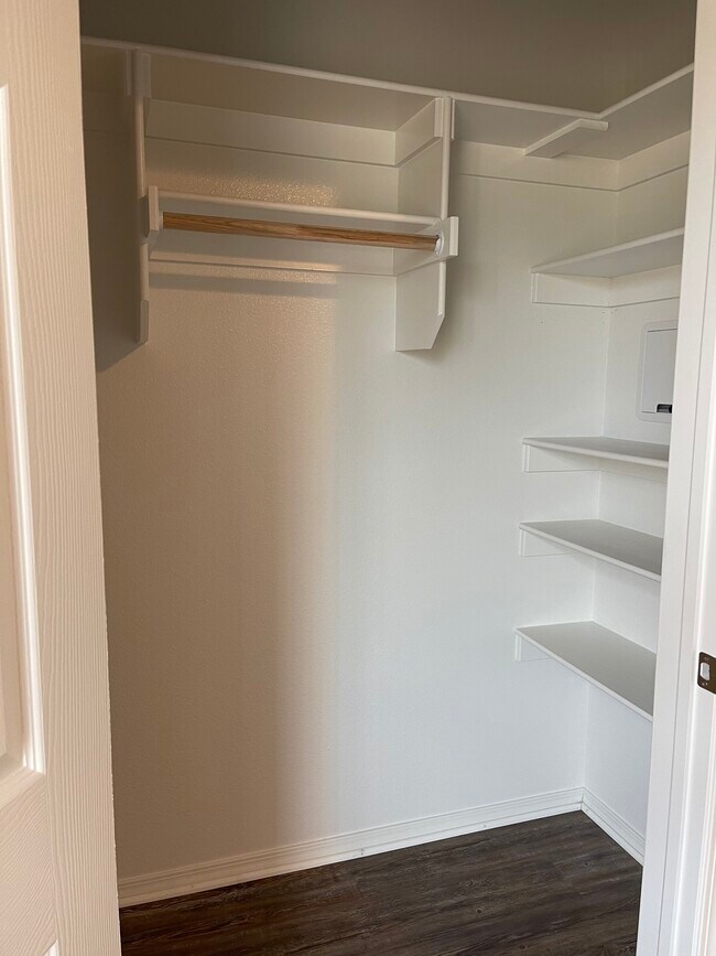 Building Photo - 955 C