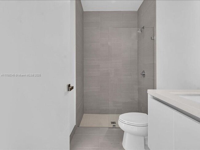 Building Photo - 16644 Botaniko Dr S