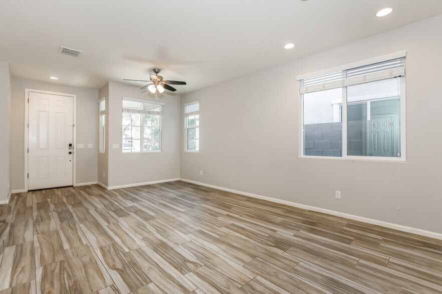 Building Photo - 7414 E Onza Ave