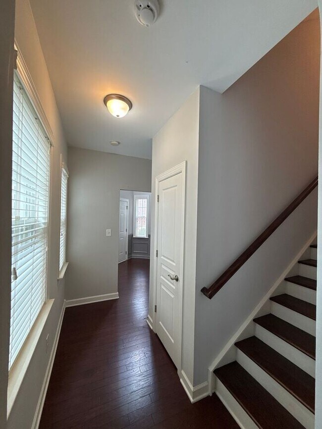Building Photo - Avenues at Ayrsley