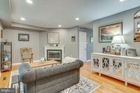 Building Photo - 912 Green St