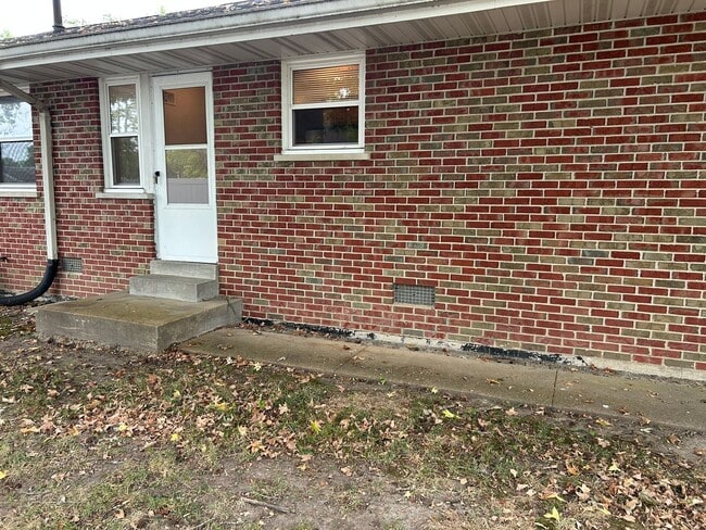 Building Photo - 203 N 7th St