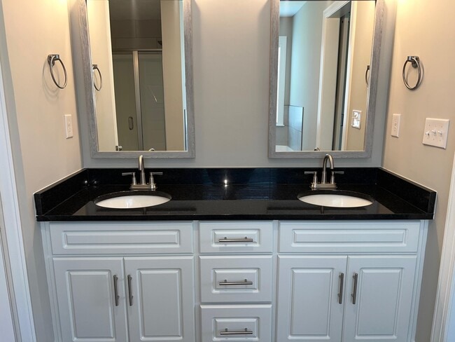 Building Photo - 7161 Paisley Cir