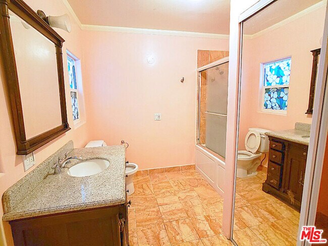 Building Photo - 205 N New Hampshire Ave