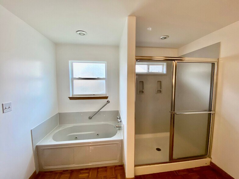 Building Photo - 4112 Blackhawk St