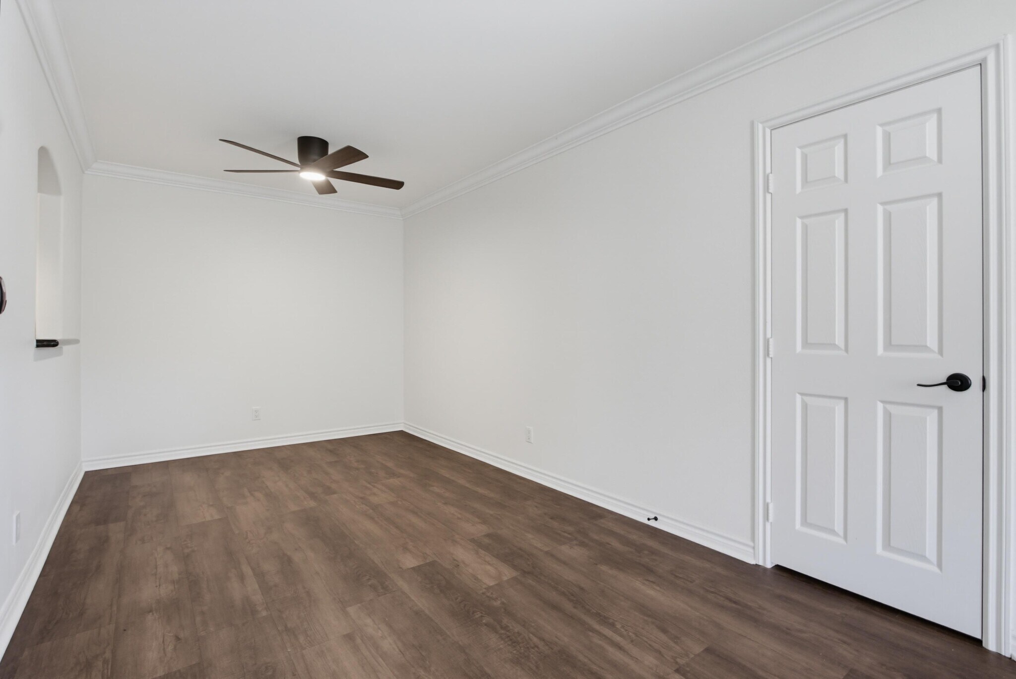 Building Photo - 5046 Los Morros Way