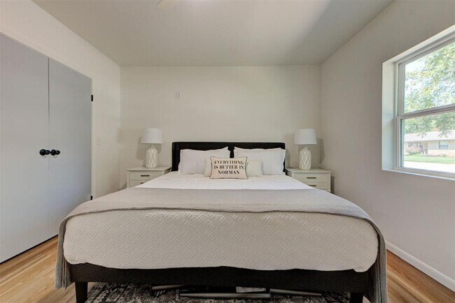 Building Photo - 1510 Melrose Dr