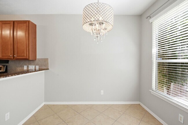 Building Photo - 930 Sterling Creek Cir