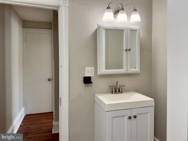 Building Photo - 14 3rd