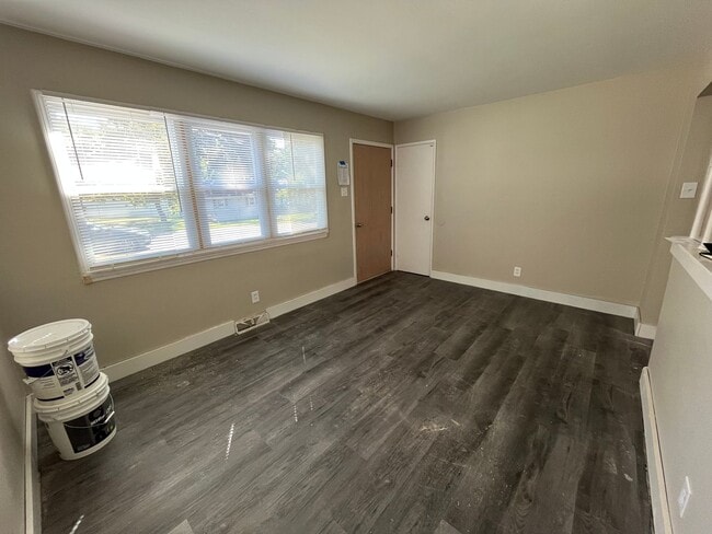 Building Photo - Renovated Two Bedroom One Bath Home Coming...