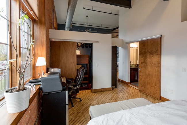 Office Space in Primary Bedroom - 2003 Brooklyn St