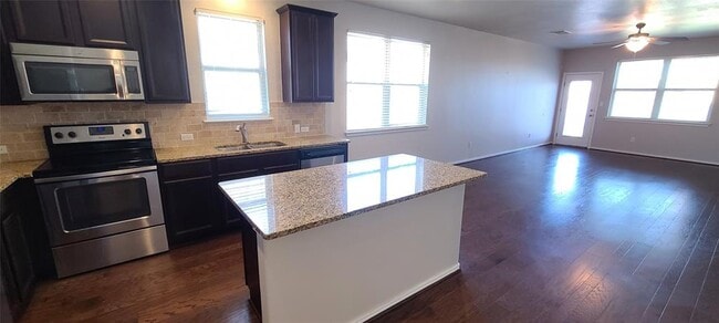 Building Photo - 412 Drystone Trail