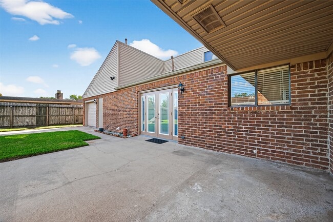 Building Photo - 4006 Dover St