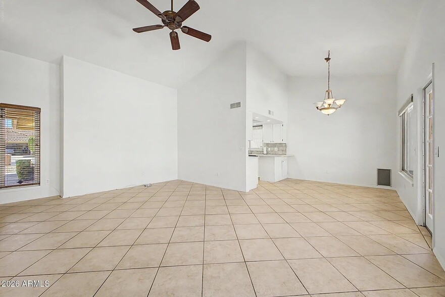 Building Photo - 9808 W Behrend Dr