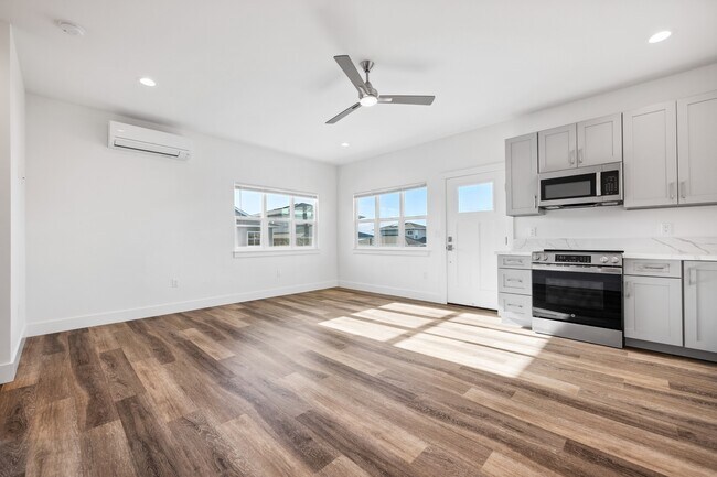 Building Photo - 125 Oliona St