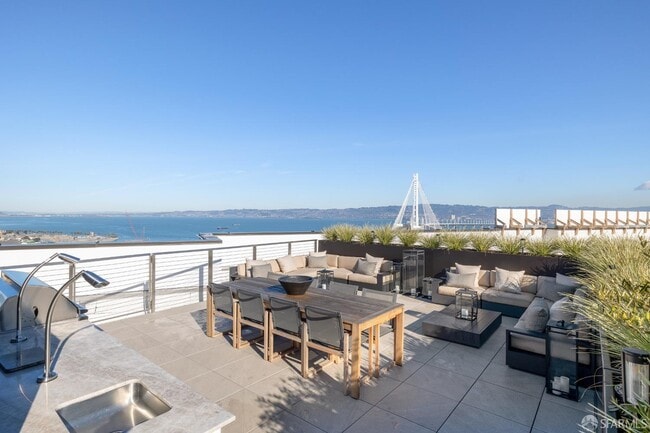 Building Photo - 1 Bristol Court