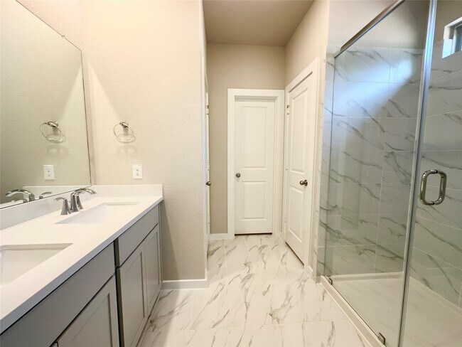 Building Photo - 12332 Ridge Top Dr