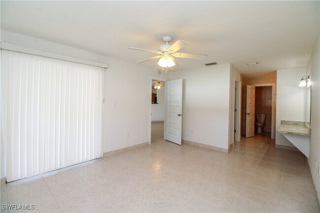 Building Photo - 615 108th Ave N