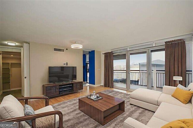 Building Photo - 620 Peachtree St NE