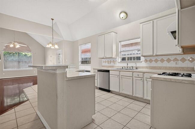 Building Photo - 8503 Raybluff Ln