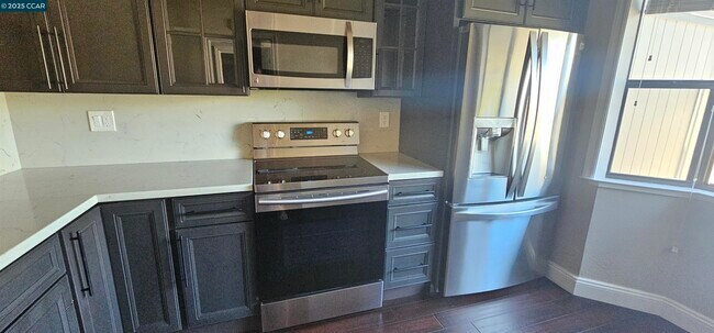 Building Photo - 1597 Ashwood Dr
