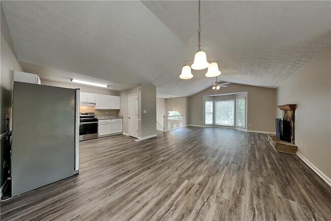 Building Photo - 77 Breckenridge Dr
