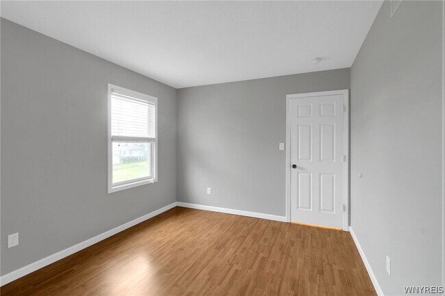 Building Photo - 940 Reserve Rd