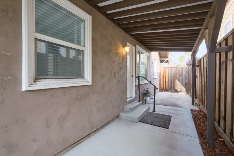 Building Photo - 781 Elm St