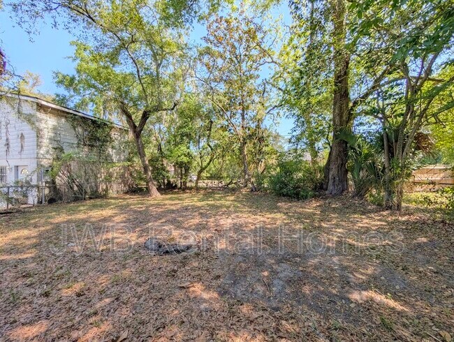 Building Photo - 421 Golfair Blvd