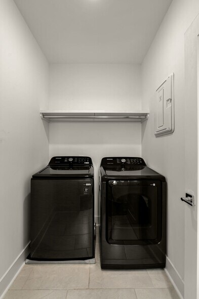 Building Photo - 1613 Marshall Hollow Dr