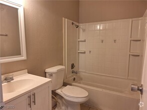 Building Photo - 1446 Garden Cir