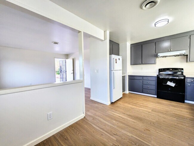 Building Photo - 4442 Yukon Dr