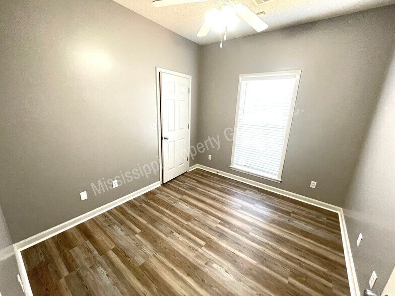 Building Photo - 213 Eagles Nest Ln